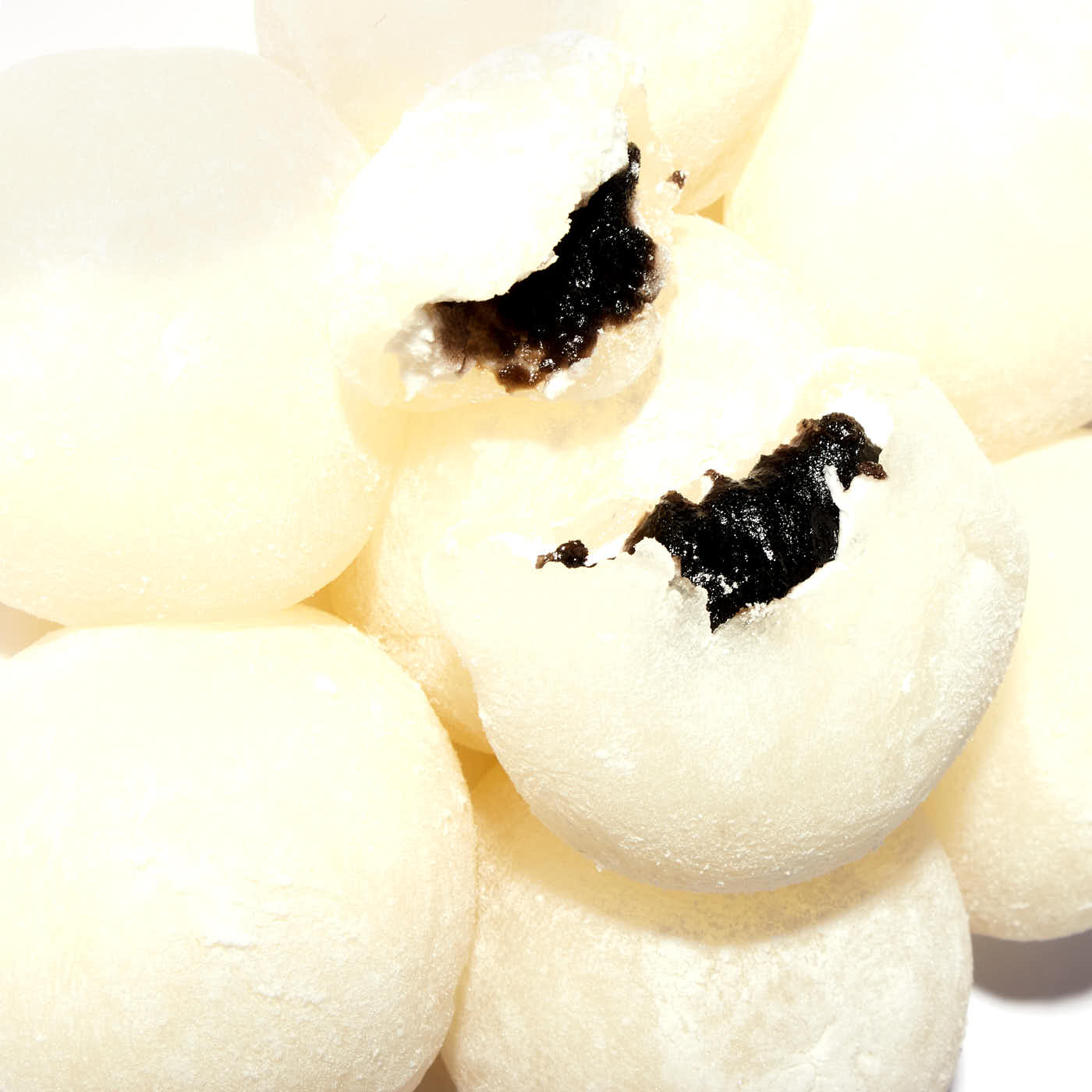 Kubota Daifuku Mochi: Black Sesame - Image 3